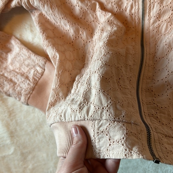 Sanctuary summer weight eyelet zip up jacket size Large - Picture 7 of 9